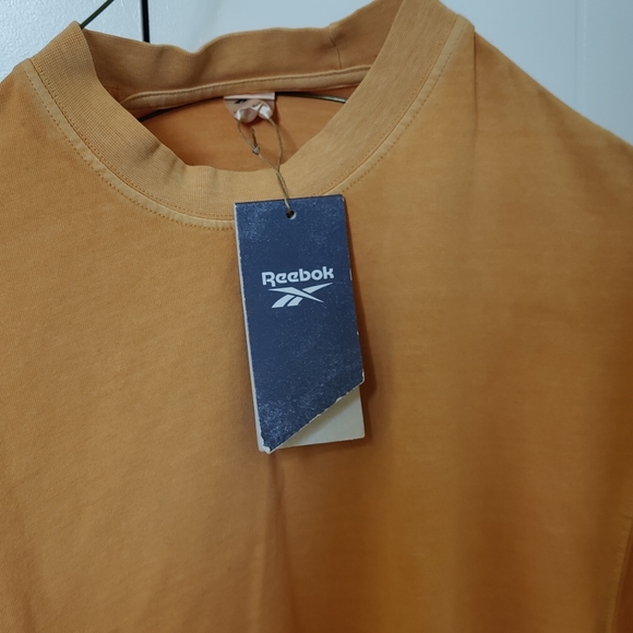 Long Reebok casual shirt - Picture 2 of 4